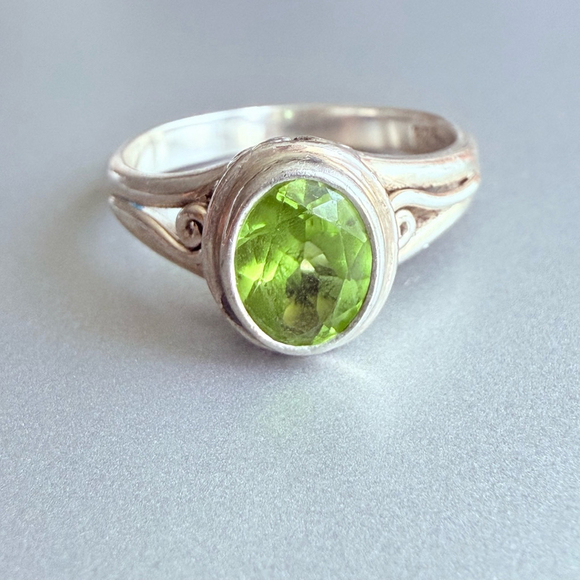 Jewelry - BASK Natural 1.5 ct Peridot Sterling Silver 925 Petite Ring